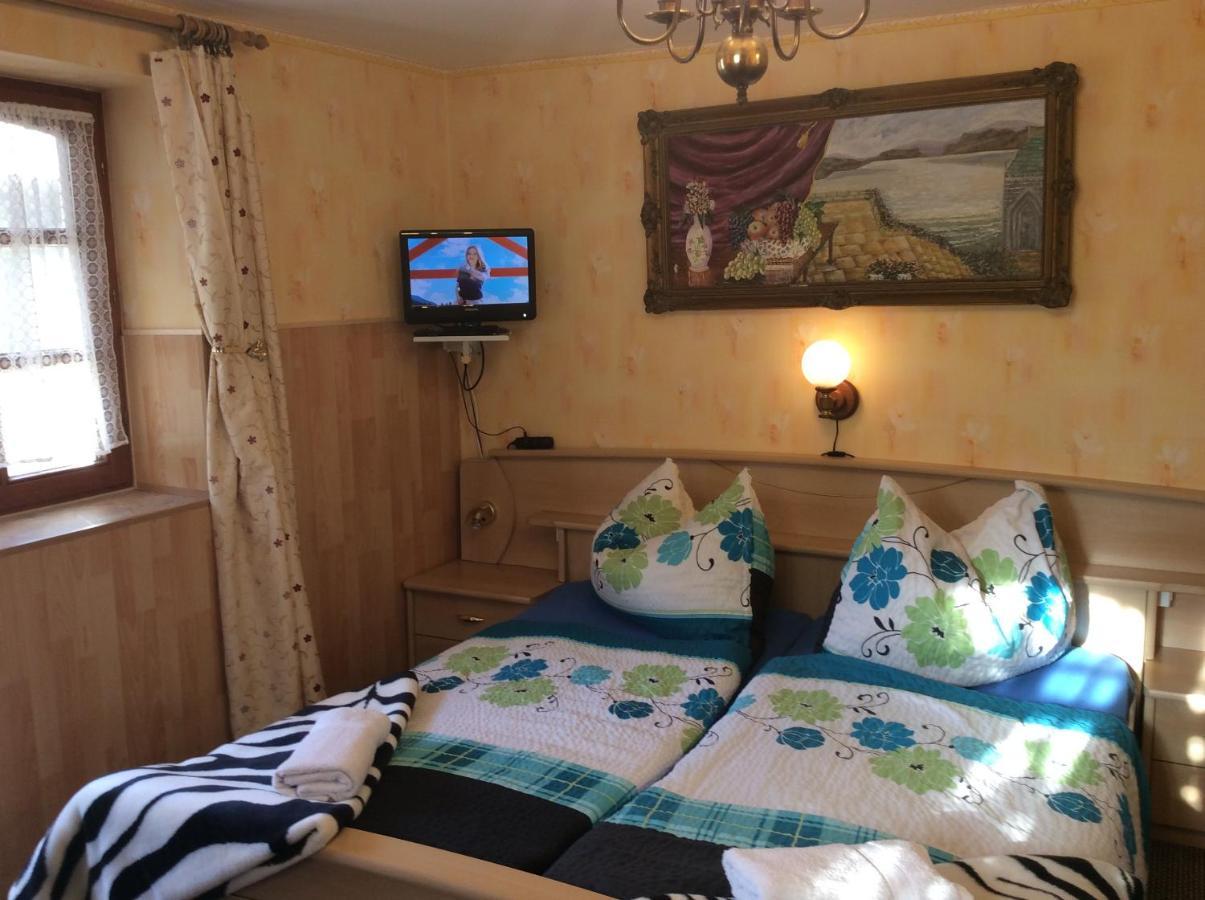 Ilona Kis Kastely Panzio Otel Kestel Dış mekan fotoğraf