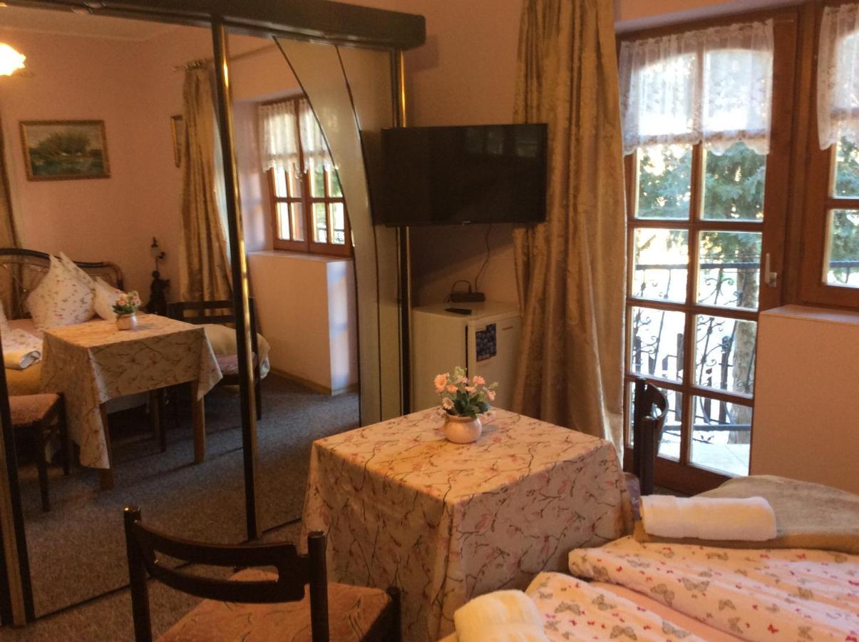 Ilona Kis Kastely Panzio Otel Kestel Dış mekan fotoğraf
